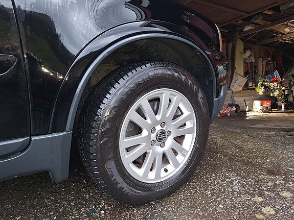 Volvo XC90 8 of 16