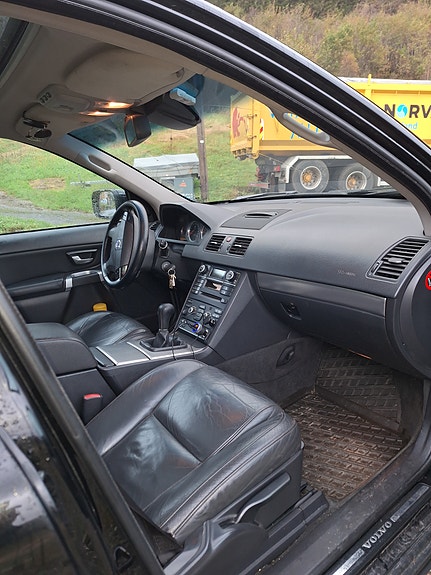 Volvo XC90 12 of 16