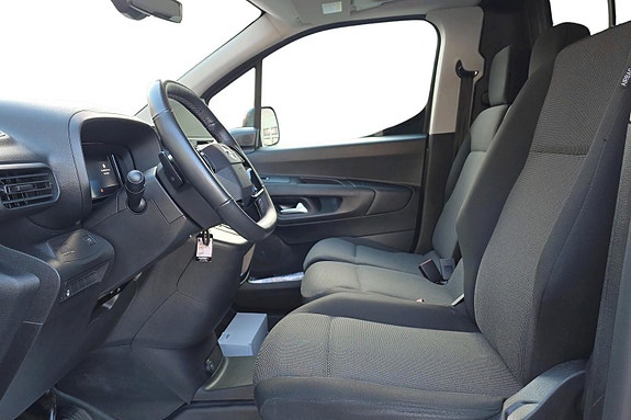 Opel Combo 8 of 25