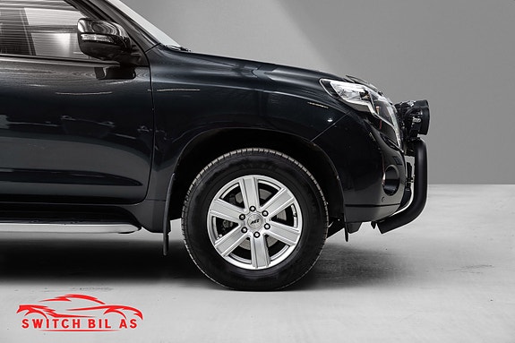 Toyota Land Cruiser 9 of 27