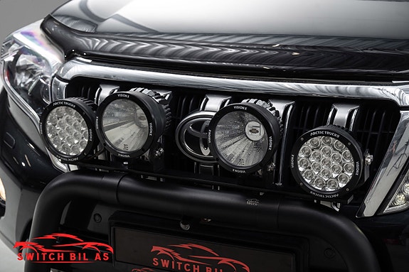 Toyota Land Cruiser 10 of 27