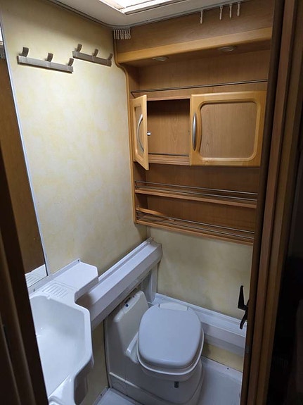 KABE Onyx GXL King Size 5 of 30