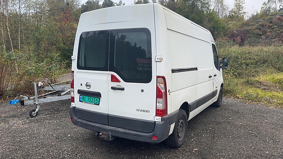 Nissan NV400 3 of 8