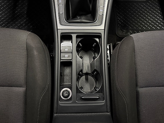 Volkswagen Golf VII 28 of 30