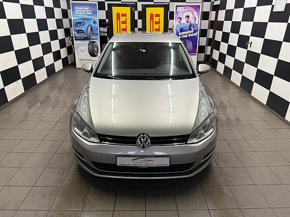Volkswagen Golf VII 4 of 30