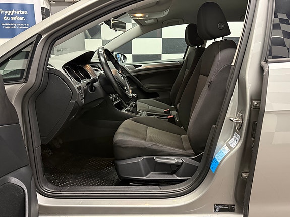 Volkswagen Golf VII 18 of 30