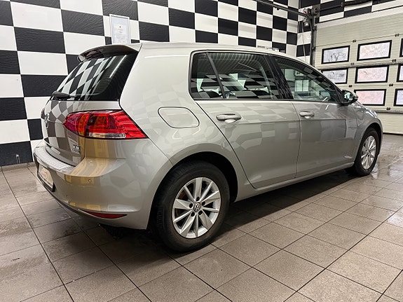 Volkswagen Golf VII 7 of 30