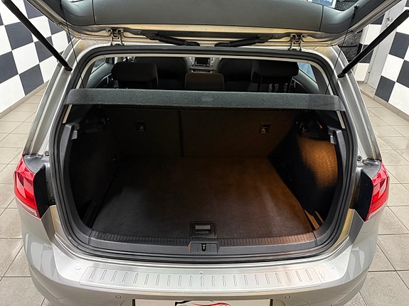 Volkswagen Golf VII 14 of 30
