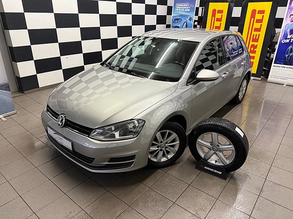 Volkswagen Golf VII 2 of 30