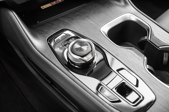 Lexus RZ450e 12 of 26