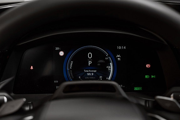 Lexus RZ450e 18 of 26