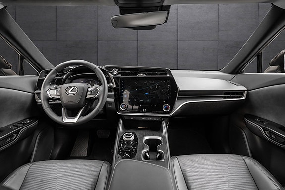 Lexus RZ450e 15 of 26
