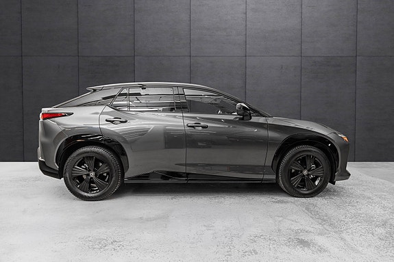 Lexus RZ450e 6 of 26
