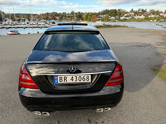 Mercedes-Benz S320 4 of 14
