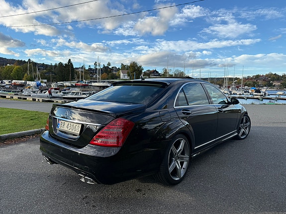 Mercedes-Benz S320 5 of 14