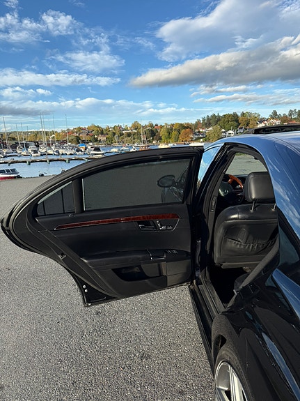 Mercedes-Benz S320 12 of 14