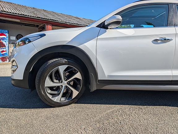 Hyundai Tucson 12 of 23