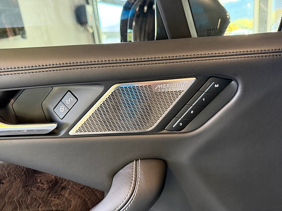 Jaguar I-PACE 15 of 30