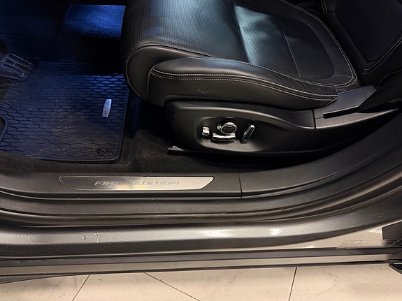 Jaguar I-PACE 19 of 30