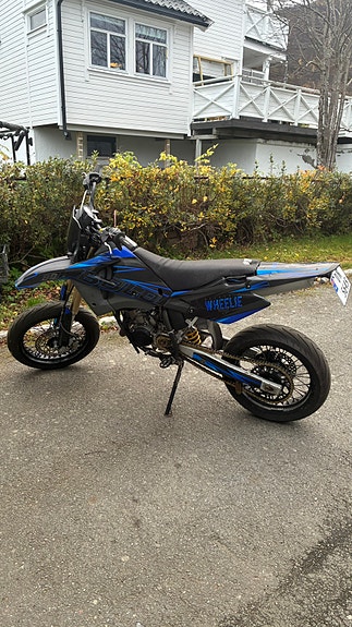 Husqvarna SM 125 2 of 4