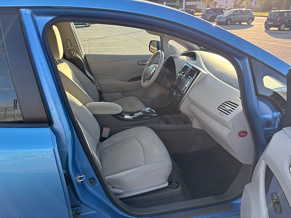 Nissan Leaf 13 of 30