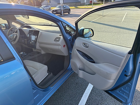 Nissan Leaf 14 of 30