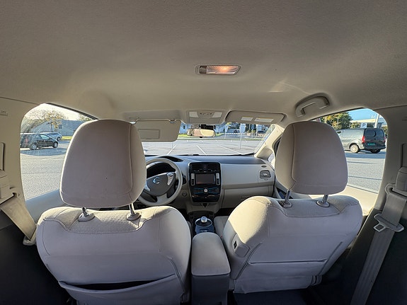 Nissan Leaf 24 of 30