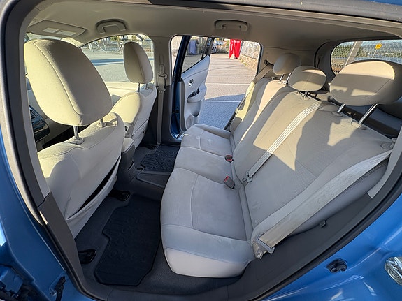 Nissan Leaf 22 of 30