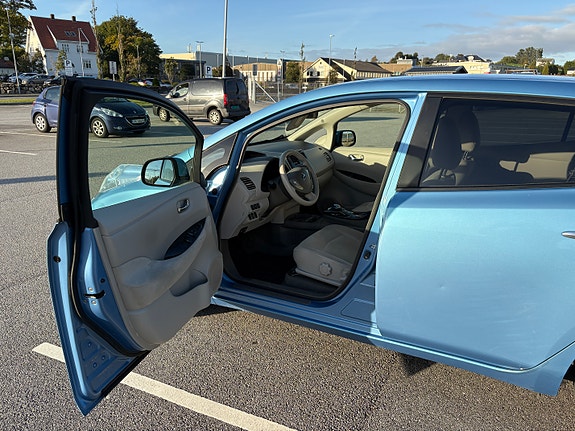 Nissan Leaf 18 of 30