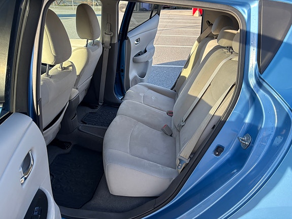 Nissan Leaf 21 of 30
