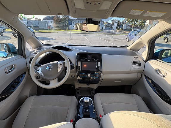 Nissan Leaf 23 of 30