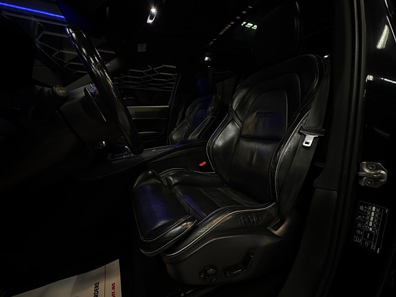 Volvo XC90 16 of 30