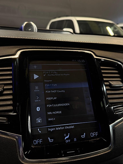 Volvo XC90 26 of 30