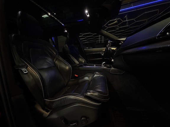 Volvo XC90 13 of 30