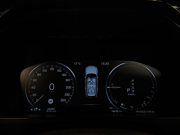 Volvo XC90 21 of 30