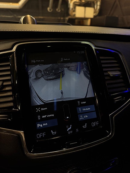 Volvo XC90 27 of 30