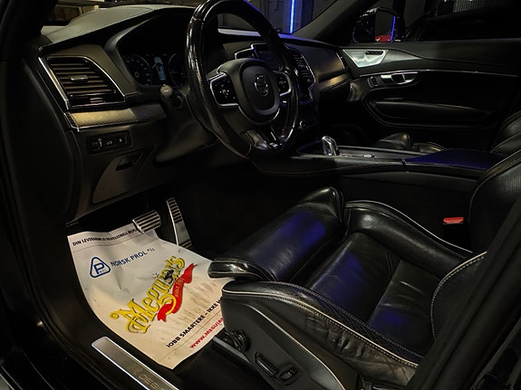 Volvo XC90 15 of 30