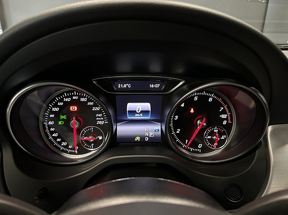 Mercedes-Benz CLA180 26 of 30