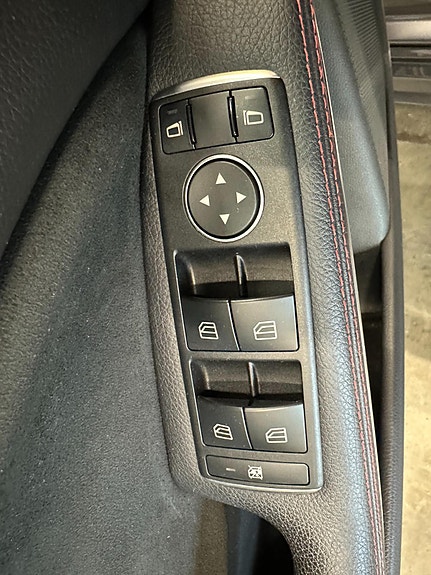 Mercedes-Benz CLA180 23 of 30