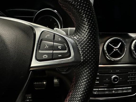 Mercedes-Benz CLA180 21 of 30