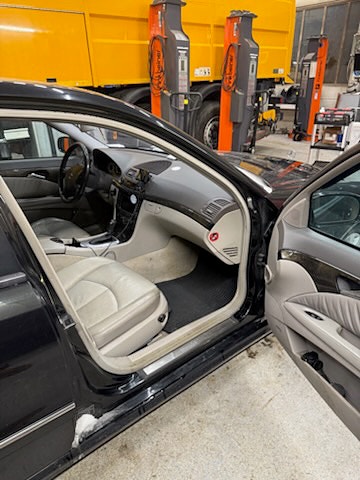 Mercedes-Benz E220 d 15 of 17