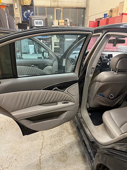 Mercedes-Benz E220 d 14 of 17
