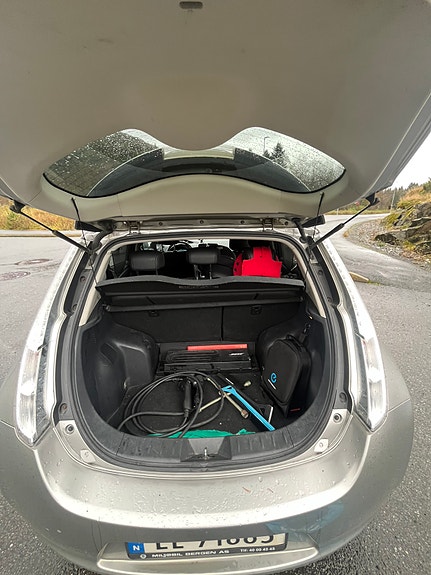 Nissan Leaf 3 of 8