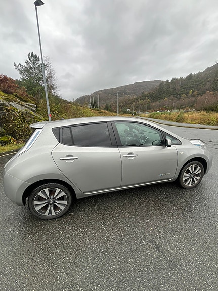 Nissan Leaf 4 of 8