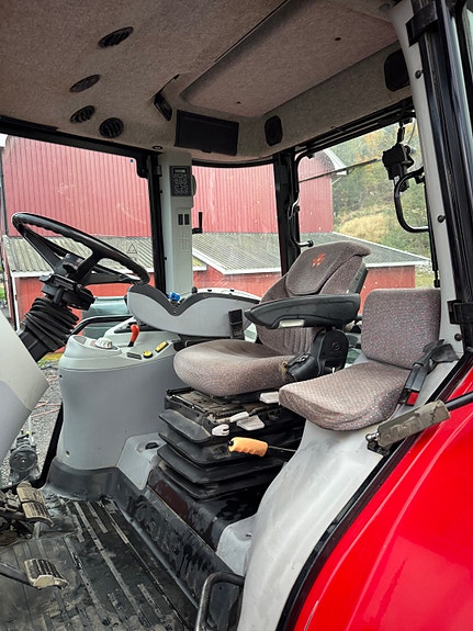 Massey Ferguson 6480 Dyna 6. 7 of 8