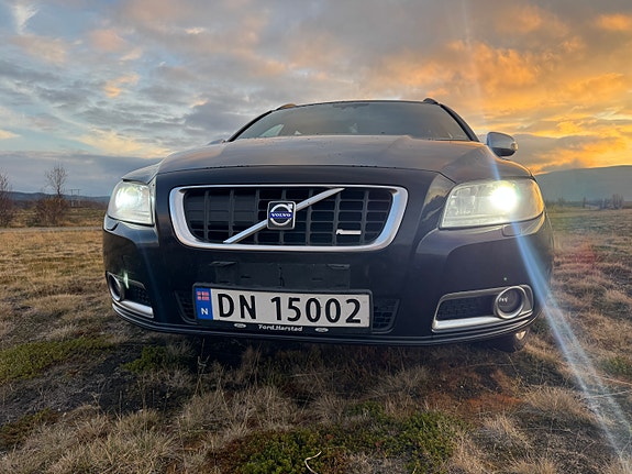 Volvo V70 2 of 16