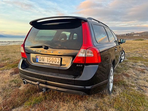 Volvo V70 7 of 16