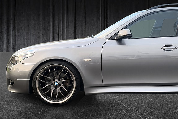 BMW 520d 4 of 30
