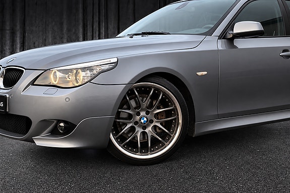 BMW 520d 2 of 30