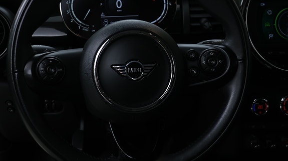 MINI Cooper 19 of 30